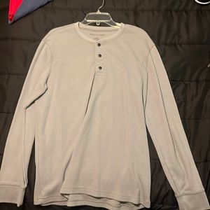Grey American Eagle Top. Men’s Large